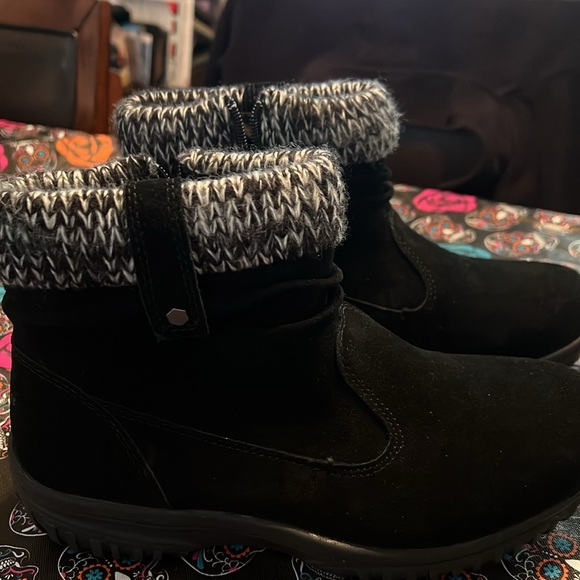 π Khombu Women's Laura All Weather Suede Leather Ankle Boots - Picture 17 of 17